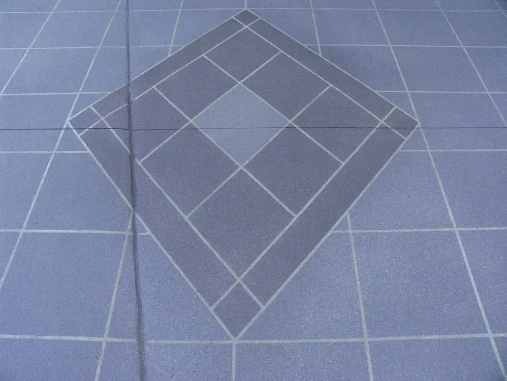 Driveway with border feature — Border tile